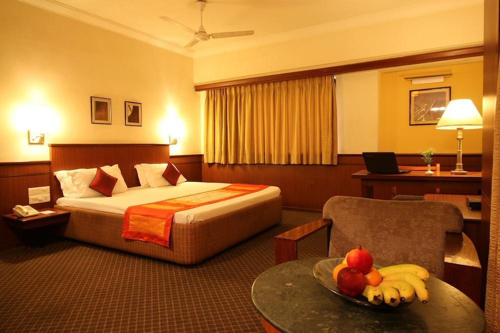 Hotel Skylon Ahmedabad Luaran gambar