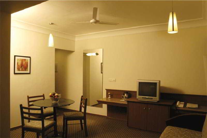 Hotel Skylon Ahmedabad Luaran gambar