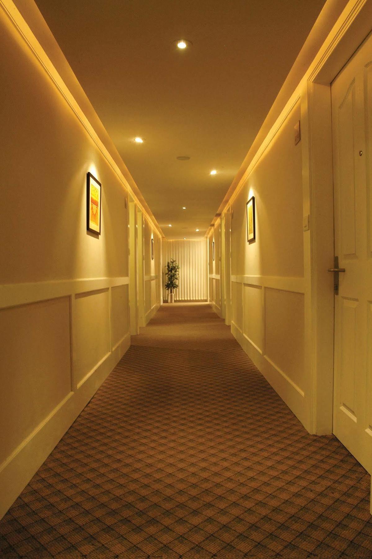 Hotel Skylon Ahmedabad Luaran gambar