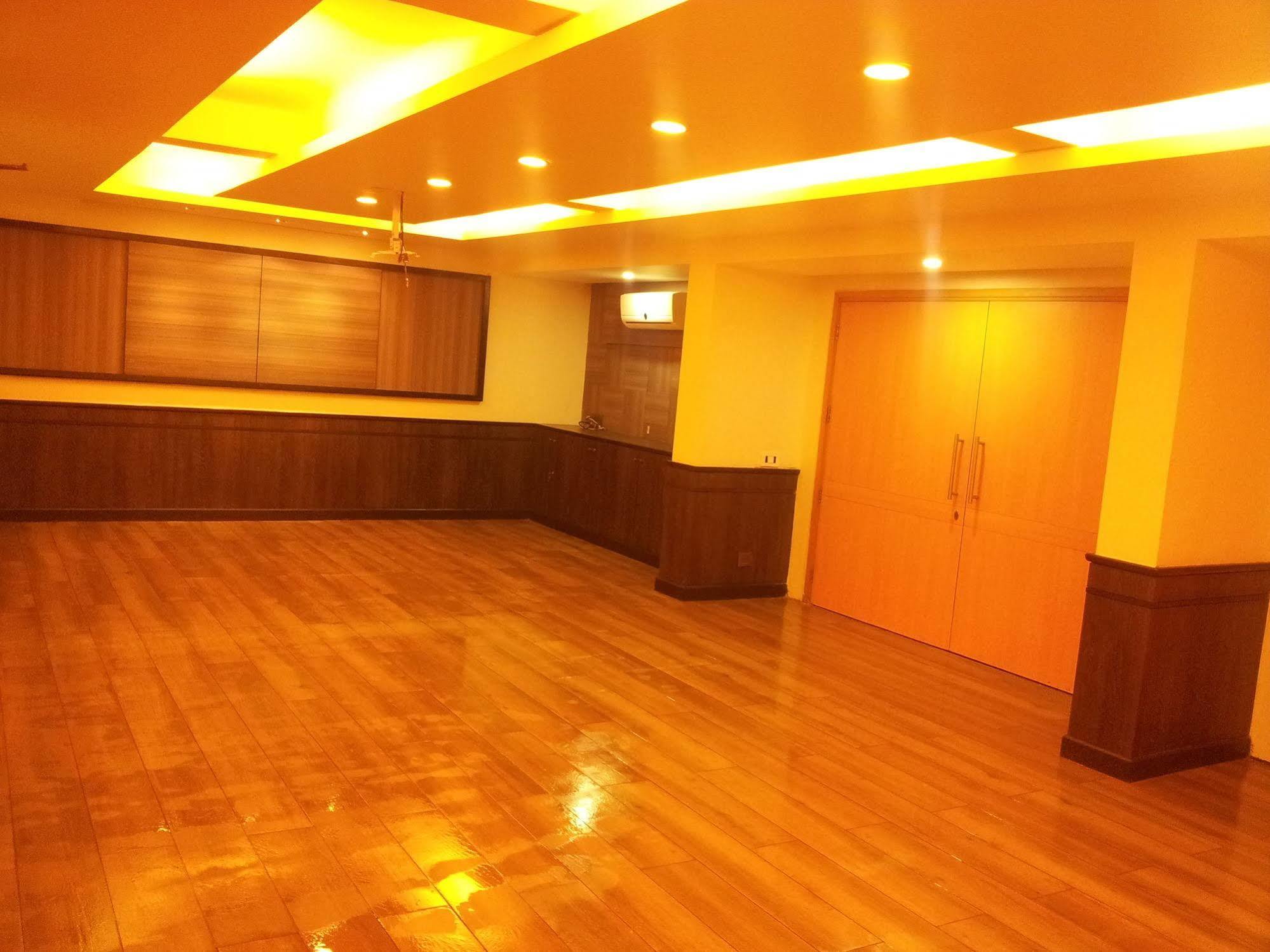 Hotel Skylon Ahmedabad Luaran gambar
